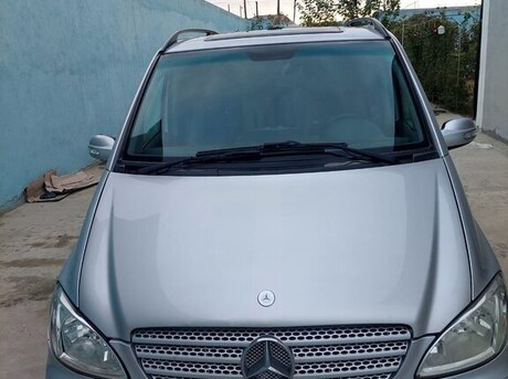 Mercedes Viano 2005