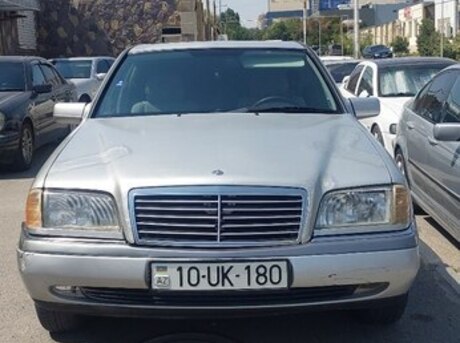 Mercedes C 180