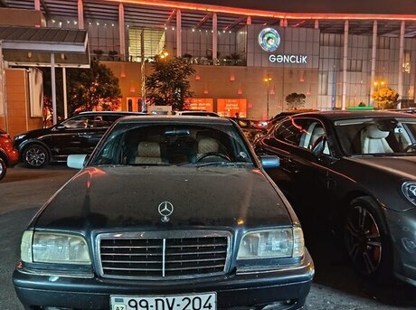 Mercedes C 180