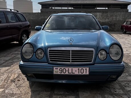 Mercedes E 200