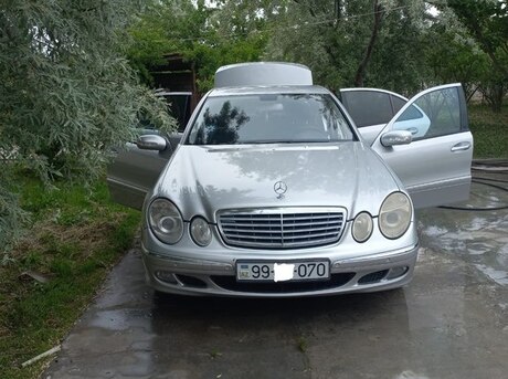 Mercedes E 220 2005
