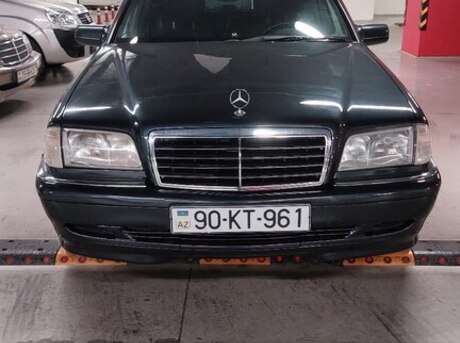 Mercedes C 240