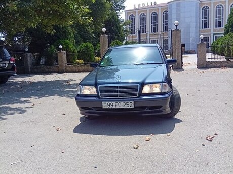 Mercedes C 180