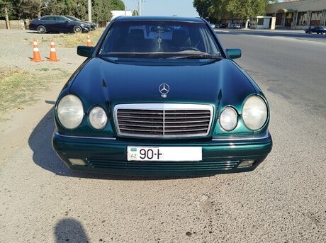 Mercedes E 230