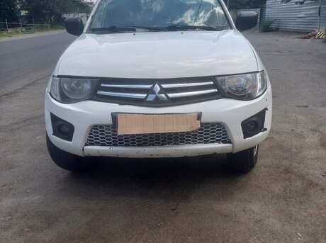 Mitsubishi L200 2014