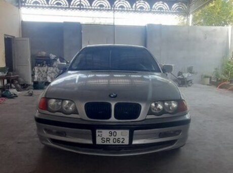BMW 323