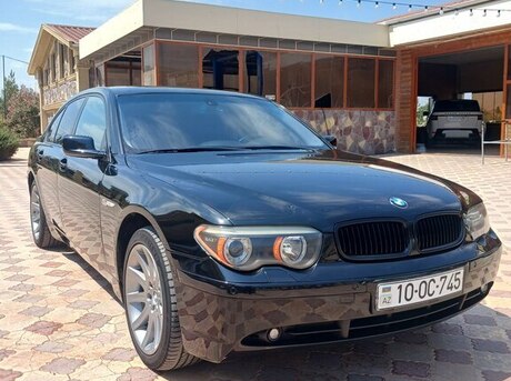 BMW 745
