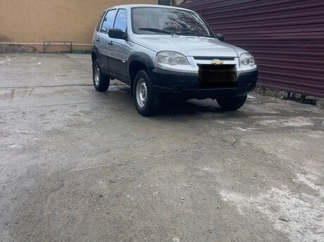 Chevrolet Niva 2012