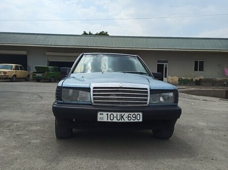Mercedes 190 1990