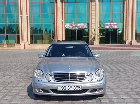 Mercedes E 240 2004