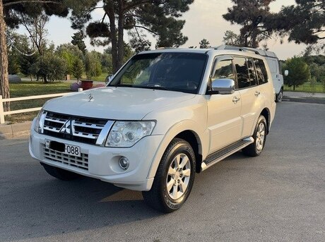 Mitsubishi Pajero 2012