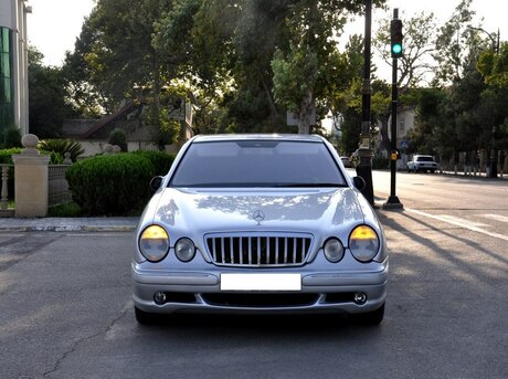 Mercedes E 240 2001