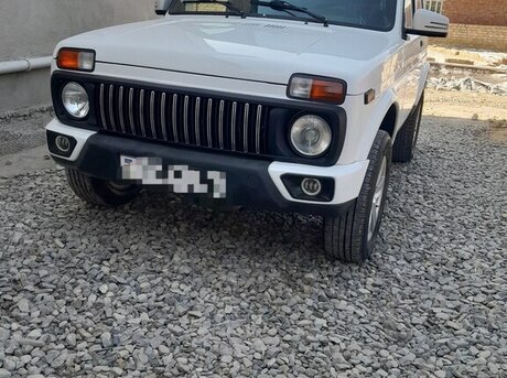 LADA (VAZ) Niva 2015