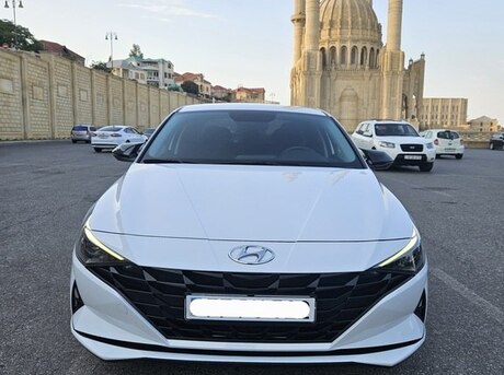 Hyundai Elantra 2022