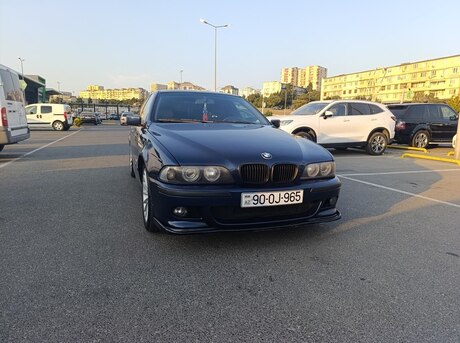 BMW 523