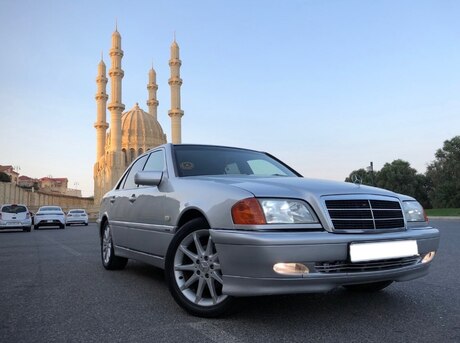 Mercedes C 180