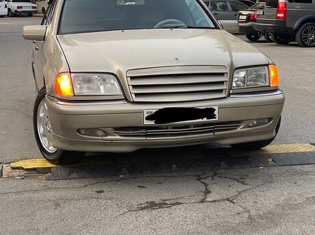 Mercedes C 240
