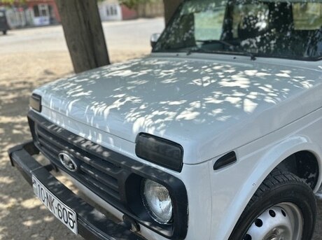 LADA (VAZ) Niva 2002