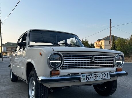 LADA (VAZ) 21011