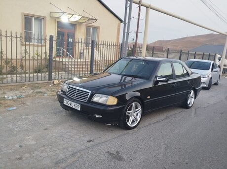 Mercedes C 180