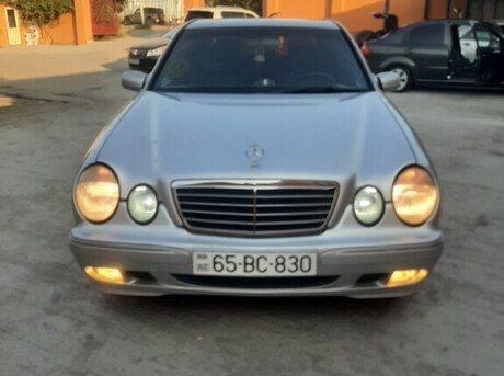 Mercedes E 200
