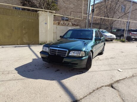 Mercedes C 180