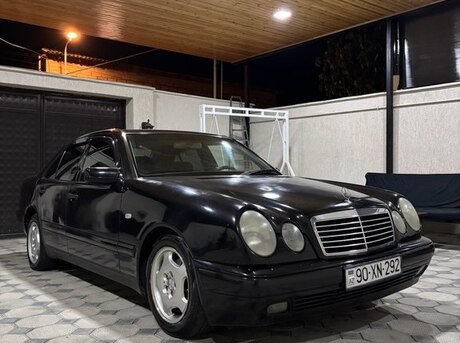 Mercedes E 200
