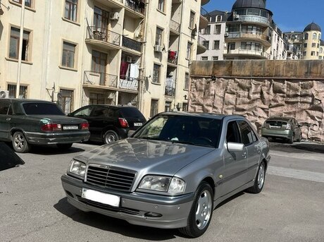Mercedes C 240
