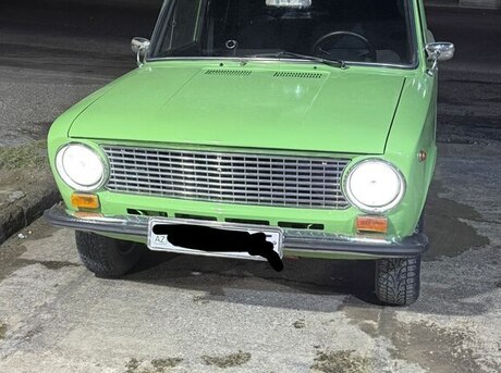LADA (VAZ) 21013 1985