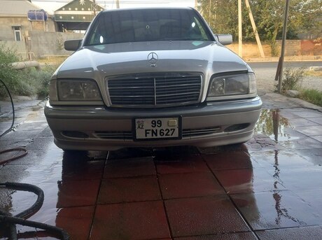 Mercedes C 240
