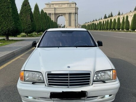 Mercedes C 180
