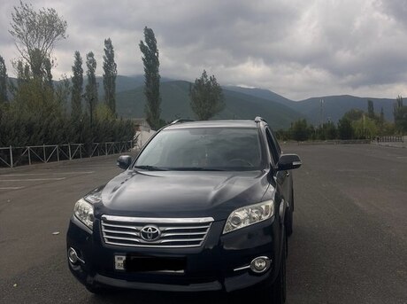Toyota RAV4 2011