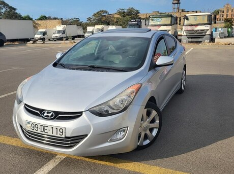Hyundai Elantra 2012