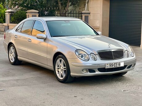 Mercedes E 240 2003