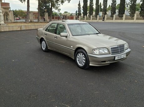 Mercedes C 240