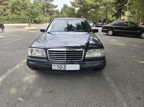 Mercedes C 180