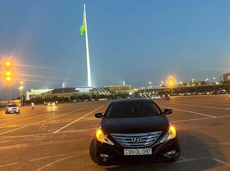 Hyundai Sonata 2011
