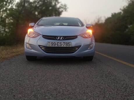 Hyundai Elantra 2011