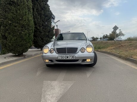 Mercedes E 220 2000