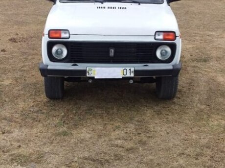 LADA (VAZ) Niva 2001