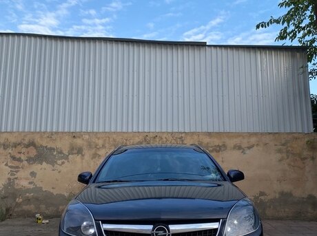 Opel Signum 2005