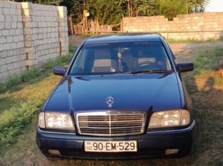 Mercedes C 200
