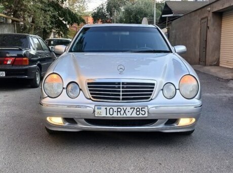 Mercedes E 220 2000