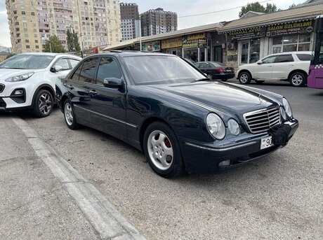 Mercedes E 220