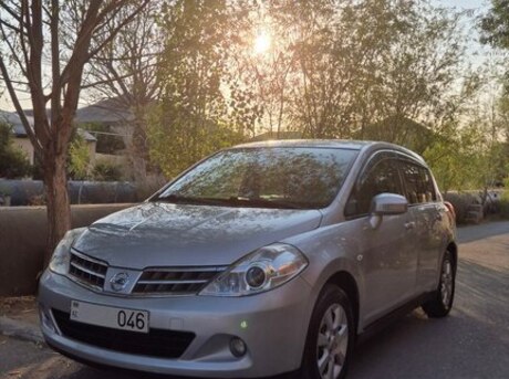 Nissan Tiida 2011