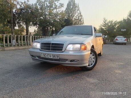 Mercedes C 230