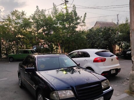 Mercedes C 200