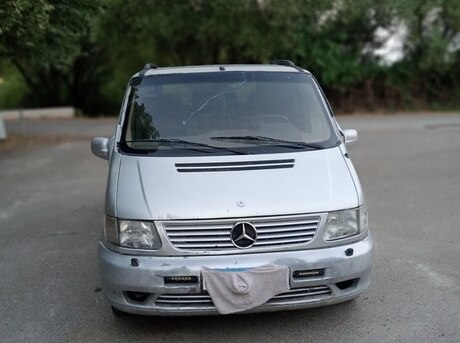 Mercedes Vito 111