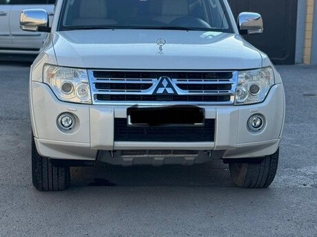 Mitsubishi Pajero 2010
