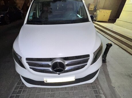 Mercedes V 220